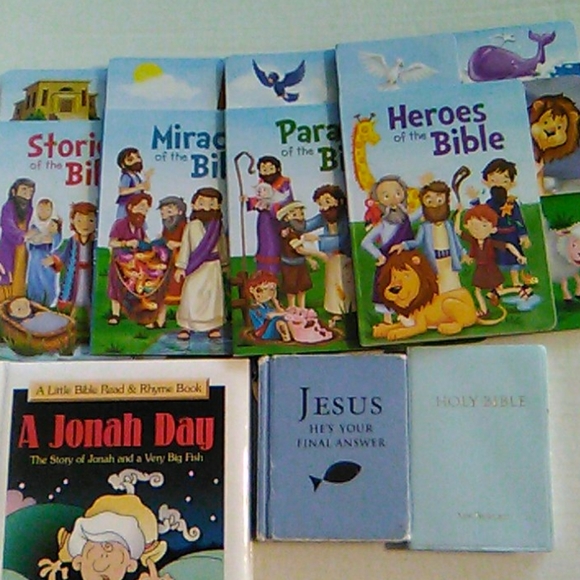 Other - Assorted Children's Book bundle (7 books)